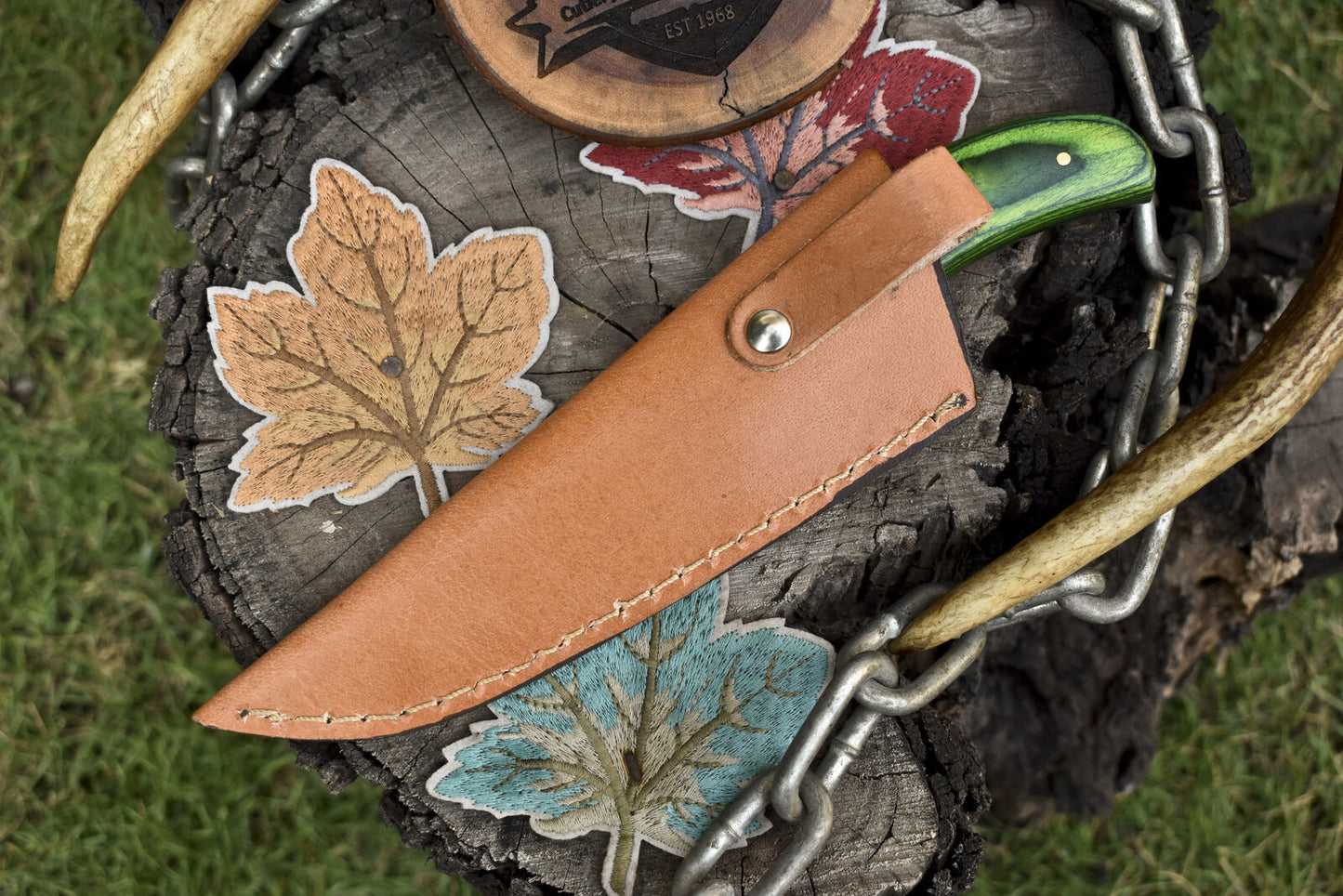 Twist Damascus Steel Skinner Knife with Gut Hook – Hand-Forged Hardwood Handle EDC Hunting Knife with Leather Sheath