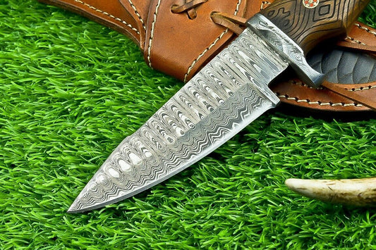 10 Inch Custom Forged Damascus Steel Bowie Hunting Knife with Natural Wood Handle
