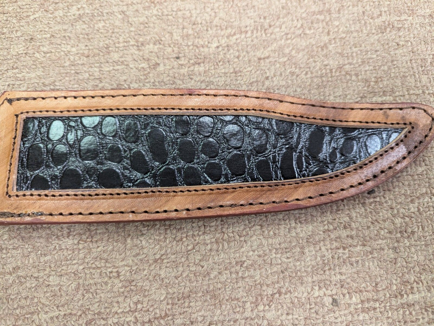 Heritage Forge Delta Style Large Bowie Knife with Antler Look Handle and Damascus Pattern Blade 9 Inch with Sheath