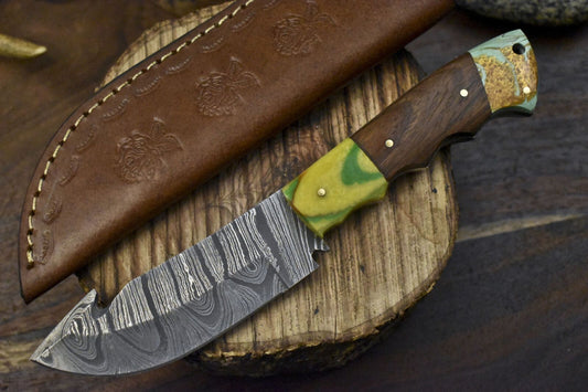 Custom Skinner Knife w/Gut Hook Twist Damascus Walnut Wood EDC