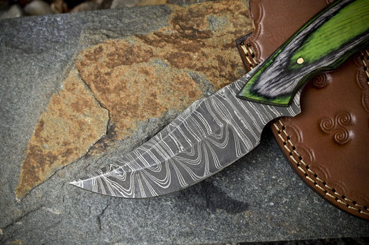Hand Forged Twist Damascus Skinner Knife Hardwood Handle Hiking Hunting Blade