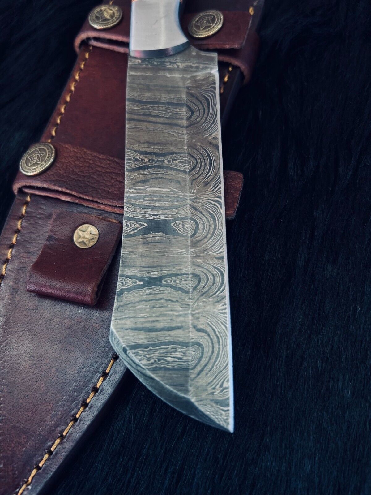 9.5" Custom Twist Damascus Steel Bowie Hunting Knife – Camel Bone & Wood Handle