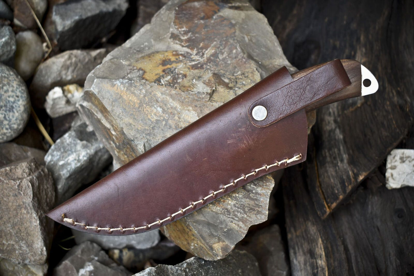 twist Damascus Skinner Knife with Gut Hook – Mixed Material Handle Handmade Hunting Knife