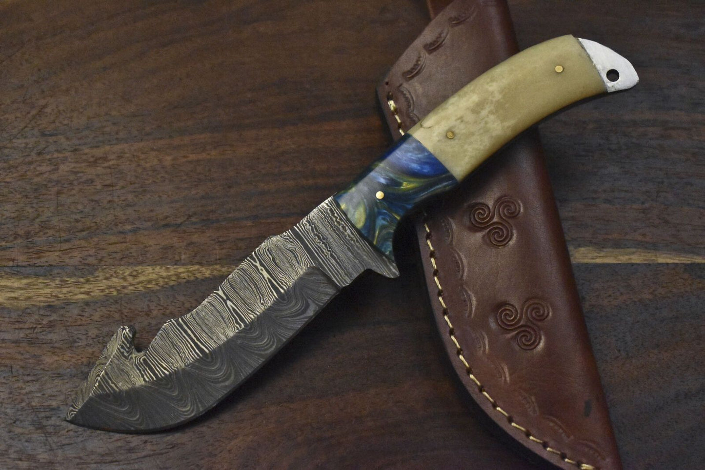 Edge Hand Forged 9 Inch Skinner Knife Twist Damascus Bone Handle w/ Gut Hook & Leather Sheath