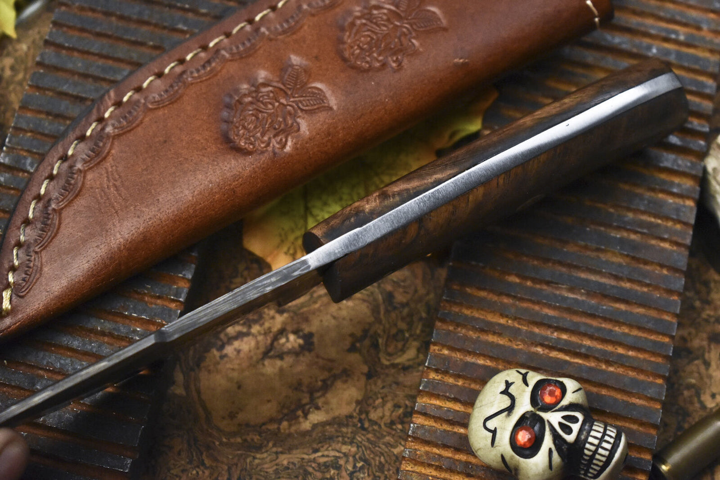 Fire Pattern Damascus Skinner Knife – Walnut Wood Handle with Leather Sheath for Hiking and Bushcraft