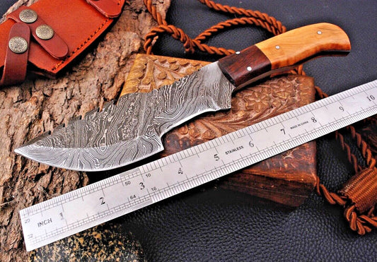 Tactical Tracker Hunting Knife Bushcraft – Hand Forged Damascus Steel with Leather Sheath
