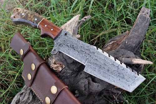 12" Handmade Damascus Steel Tracker Knife – Hunting Survival Skinning Bowie with Ram Horn Handle & Leather Sheath