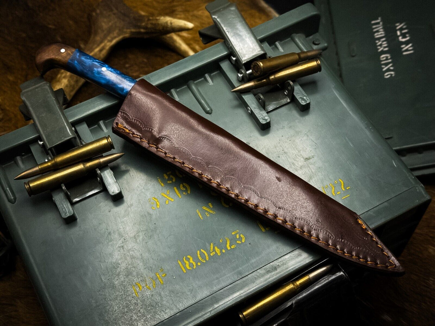 Handmade Damascus Steel Hunting Kitchen Chef Knife, Horn Handle, Leather Sheath