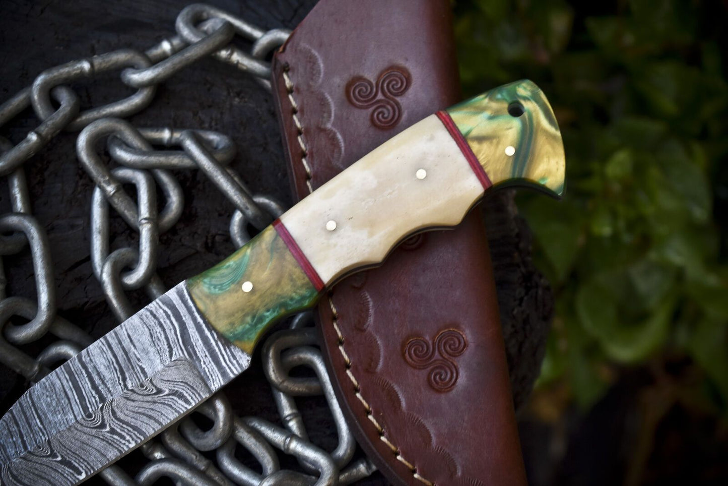 Handmade Twist Damascus Skinner Knife with Gut Hook and Bone Handle – Custom Hunting Knife with Sheath