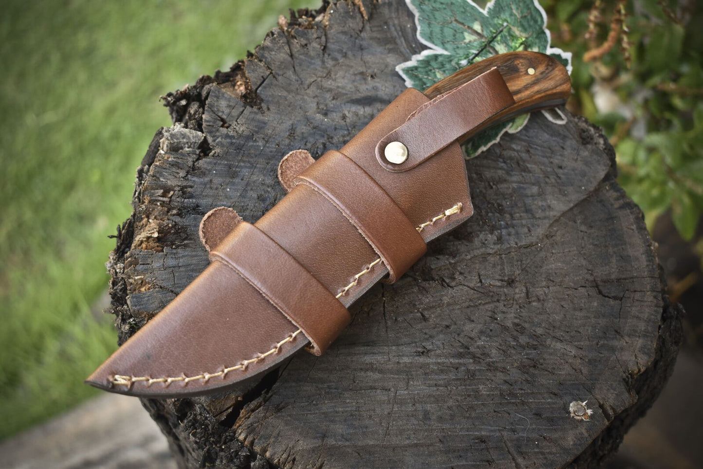 Twist Damascus Gut Hook Skinner Knife with Walnut Wood Handle – Custom Handmade Hunting Knife