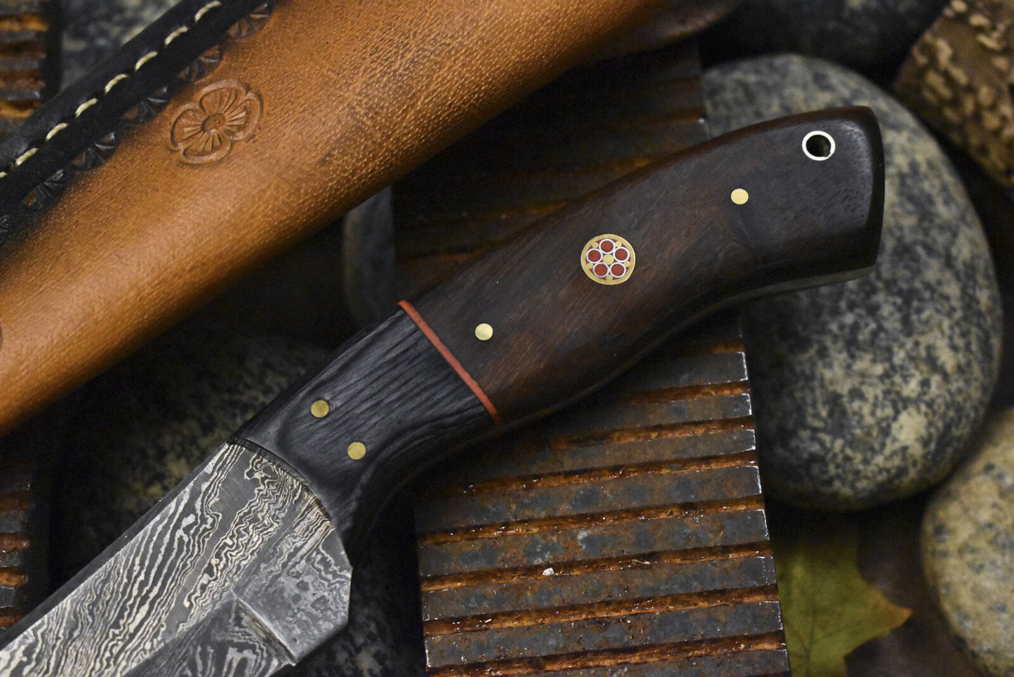 8.0 Inch Hand Forged Skinner Knife Twist Damascus Walnut Wood Handle Wooden Bolster Sports Knife