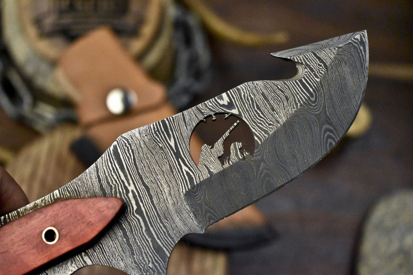 Handmade 8.5 Inch Damascus Skinner Knife with Gut Hook – Twist Pattern Blade and Hard Wood Handle Outdoor Hunting Knife