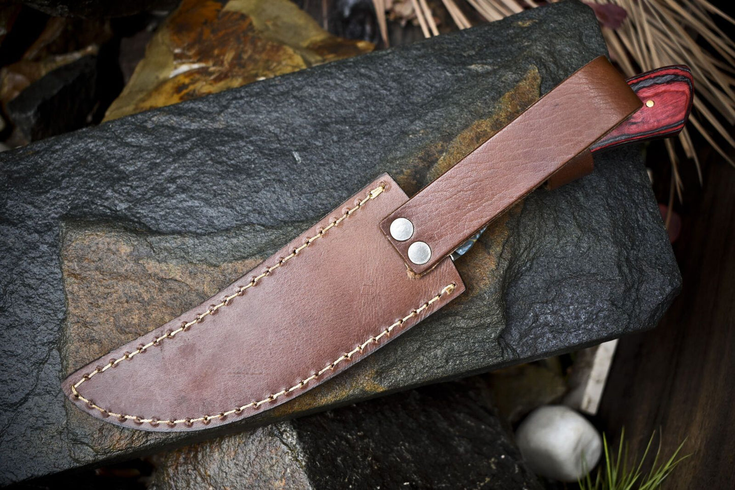 Twist Pattern Damascus Skinner Knife with Bone and Wood Handle – Handmade Fixed Blade Hunting Knife Gift