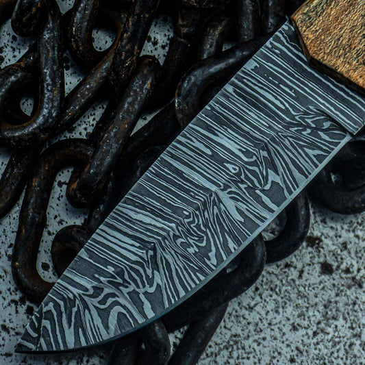 9" Damascus Bowie Knife with Wood Handle – Custom Handmade Hunting Blade