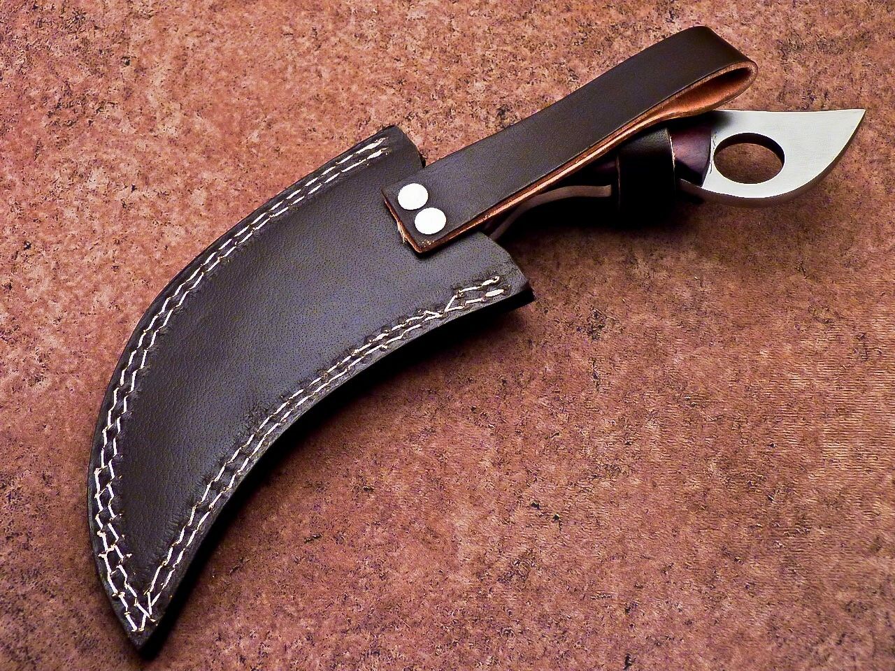 Handmade Damascus Karambit Knife Damascus Steel Hunting Knife with Hardwood Handle