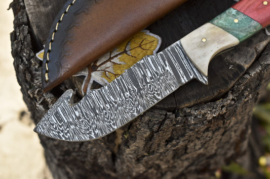 Twist Damascus Skinner Knife with Gut Hook – Mixed Material Handle & Leather Sheath for Hunting and EDC