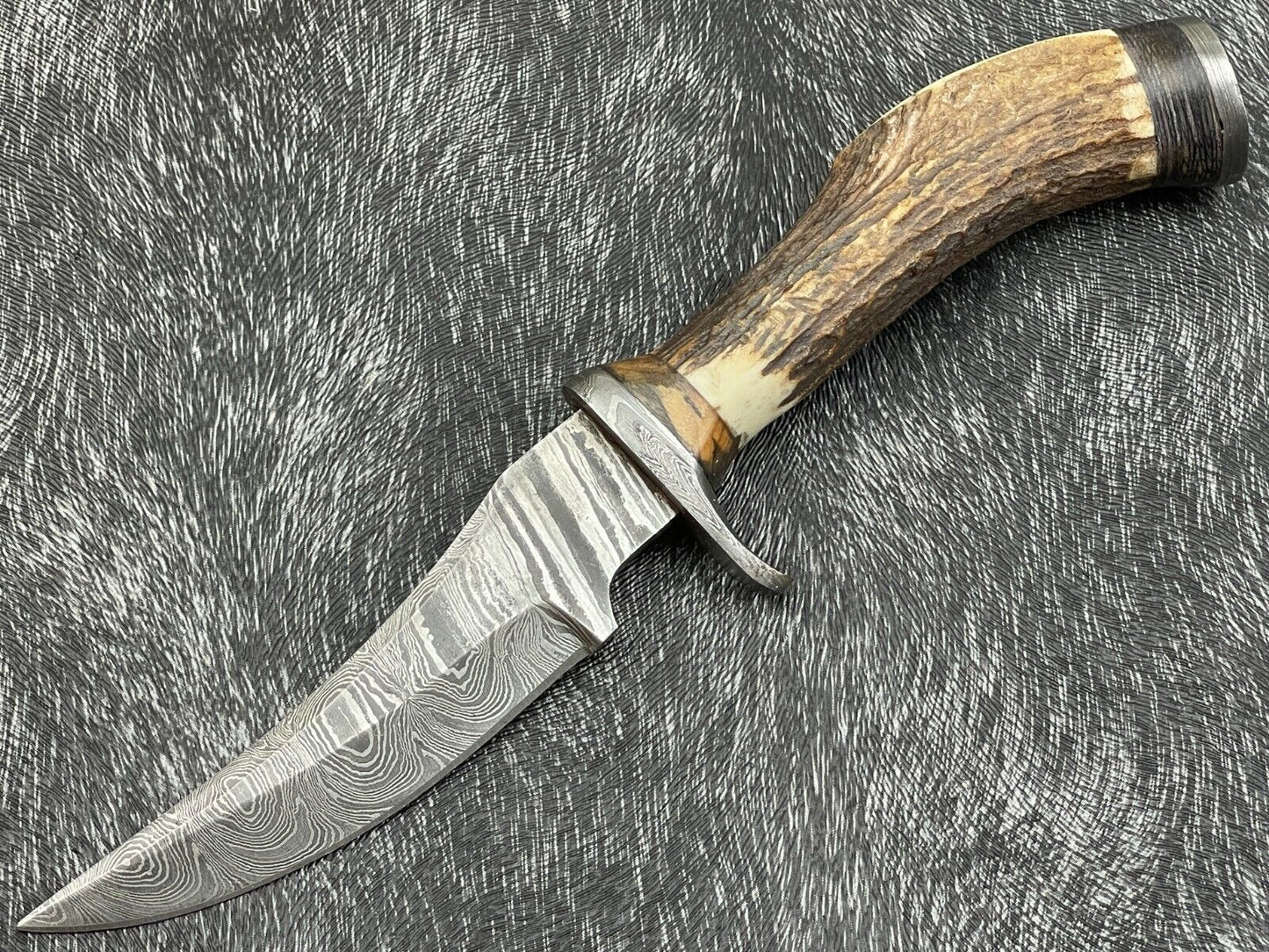 Heritage Forge 8 Inch Damascus Steel Hunting Bowie Knife with Stag Horn and Hardwood Handle
