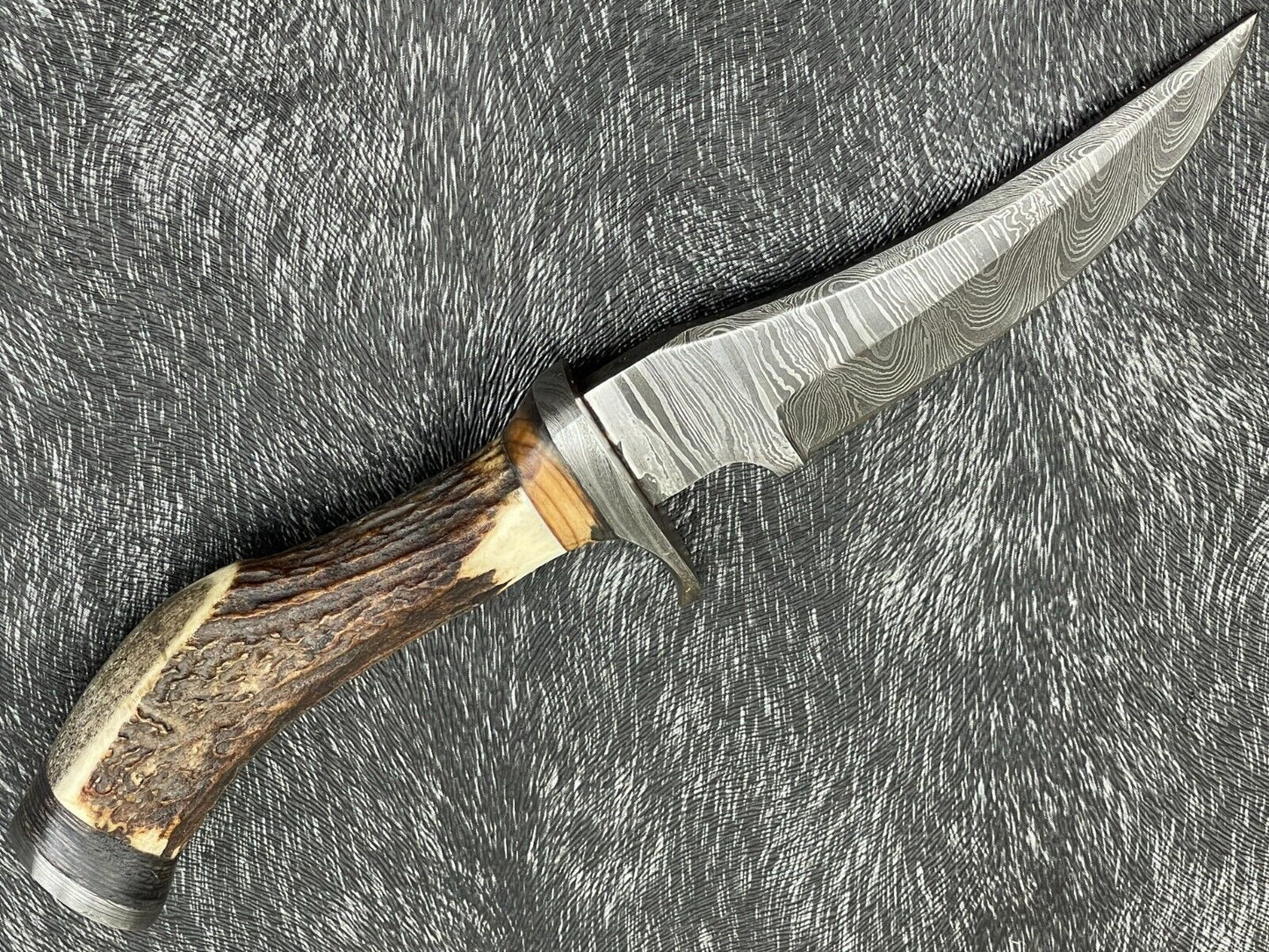 Heritage Forge 8 Inch Damascus Steel Hunting Bowie Knife with Stag Horn and Hardwood Handle