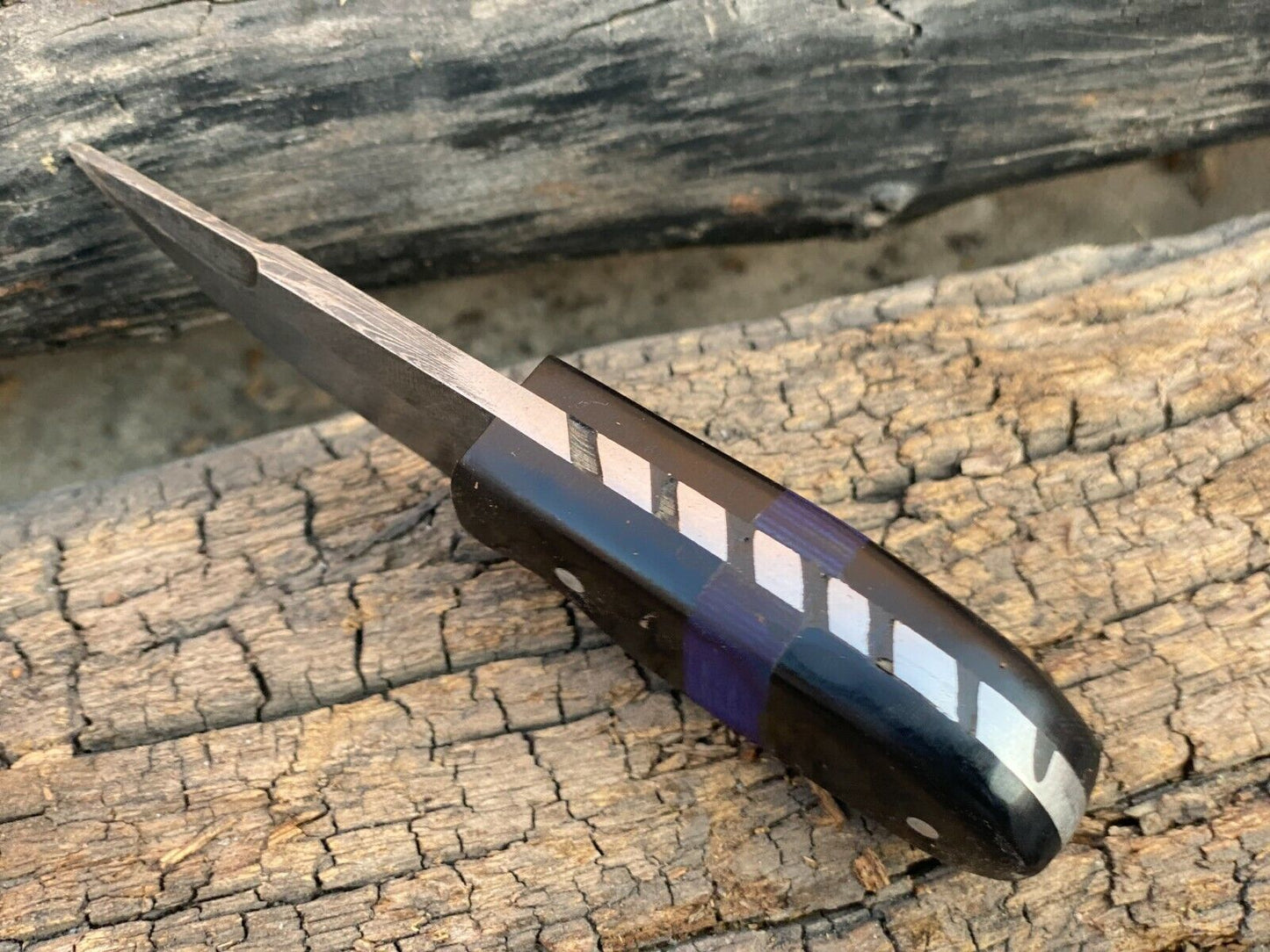 Twist Damascus Steel Mini Neck Skinner Knife – Buffalo Horn Handle with Leather Sheath