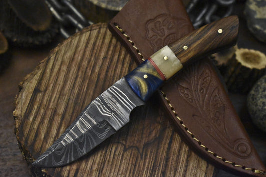 Forged Twist Damascus Skinner Knife with Bone and Wood Handle – Compact Tactical Hunting Blade