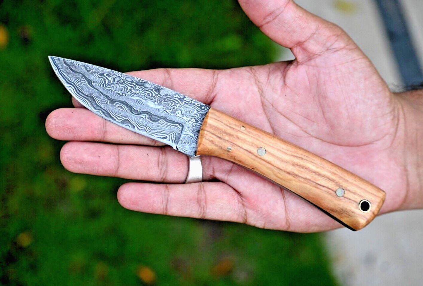 Damascus Steel EDC Hunting Skinner Knife with Hardwood Handle – 8 Inch Handmade Twist Pattern Blade