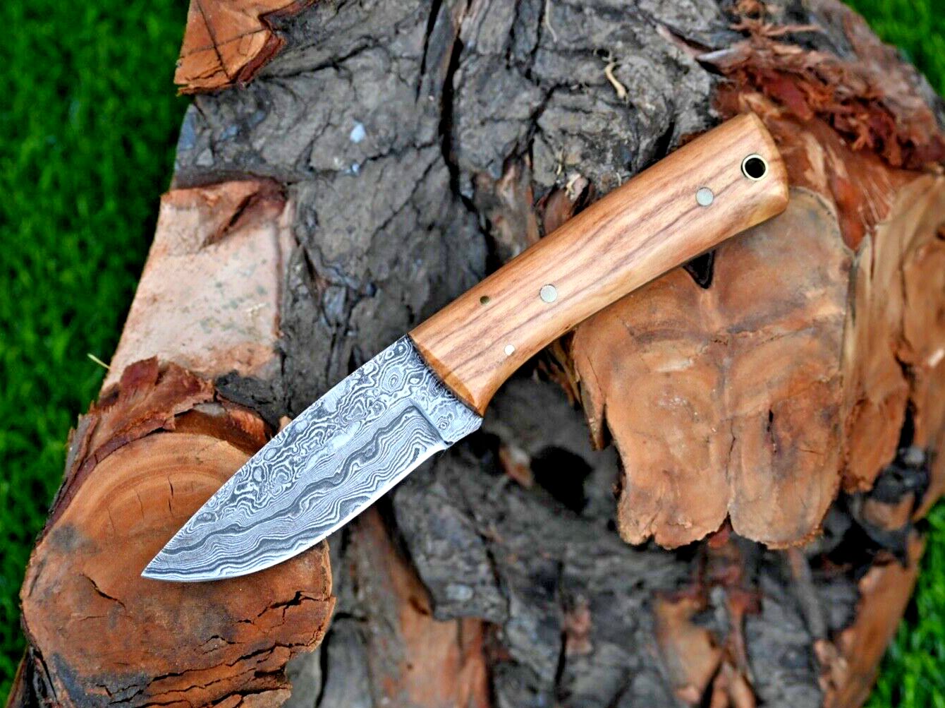 Damascus Steel EDC Hunting Skinner Knife with Hardwood Handle – 8 Inch Handmade Twist Pattern Blade
