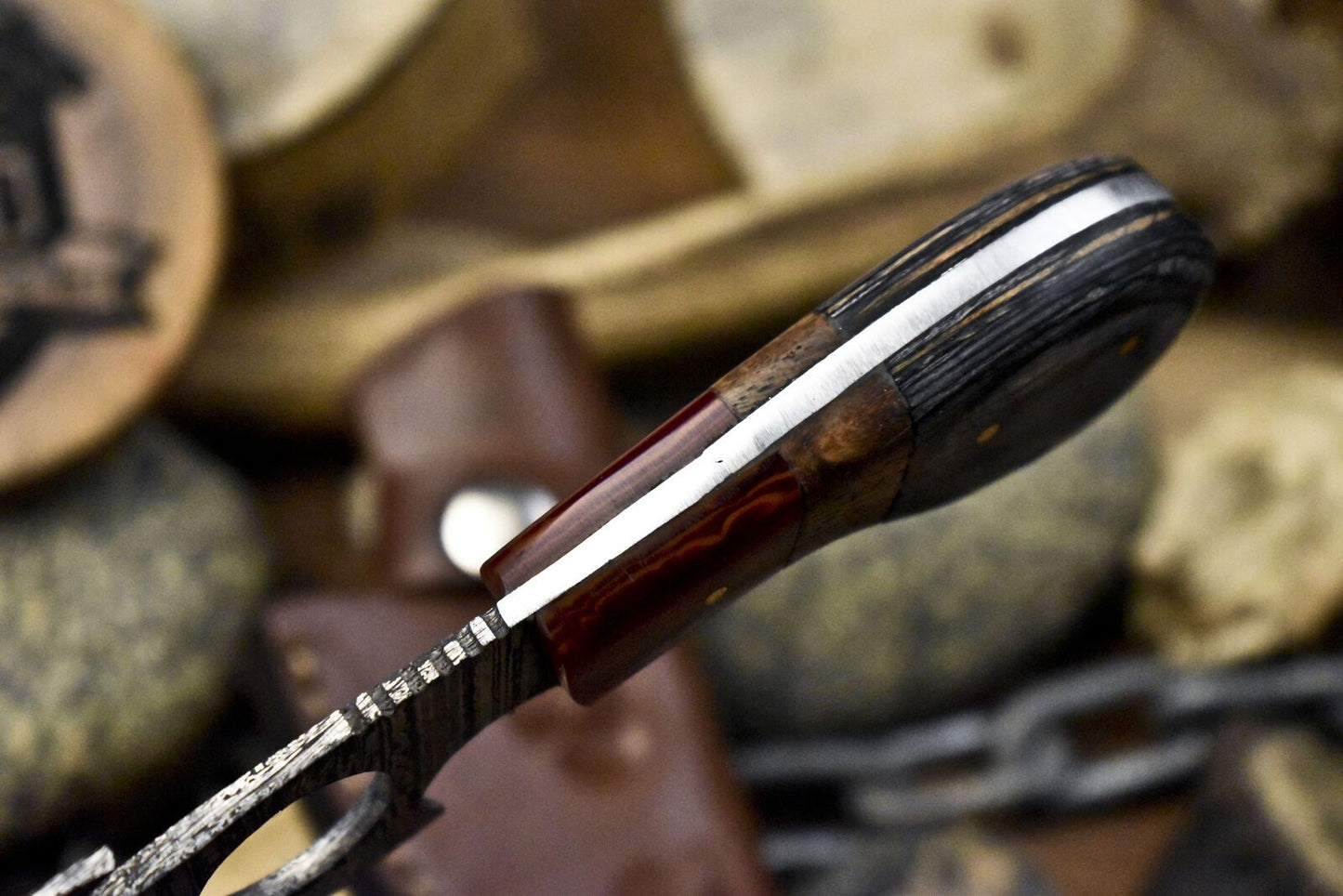 Forged Twist Damascus Skinner Knife with Gut Hook and Hardwood Handle – EDC with Leather Sheath