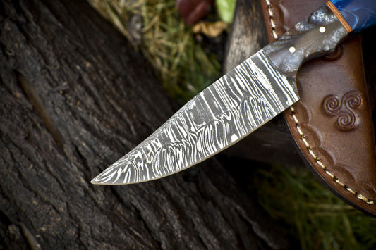 Twist Damascus Skinner Knife with Mixed Material Handle for Hunting and Outdoors