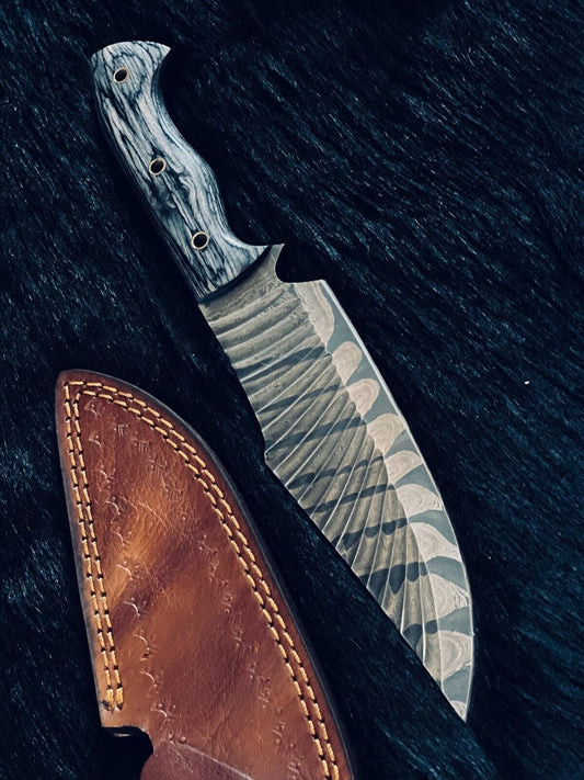 Heritage Forge 11.5 Inch Damascus Steel Bowie Hunting Knife with Wood Handle