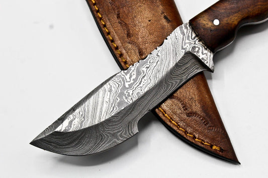 Handmade Damascus Steel Hunting Tracker Knife with Walnut Wood Handle – Full Tang Outdoor Survival Knife