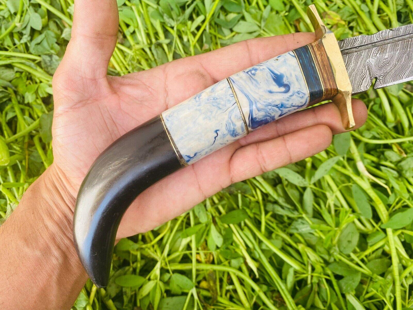 12" Damascus Hunting Bowie Knife – Resin & Horn Handle
