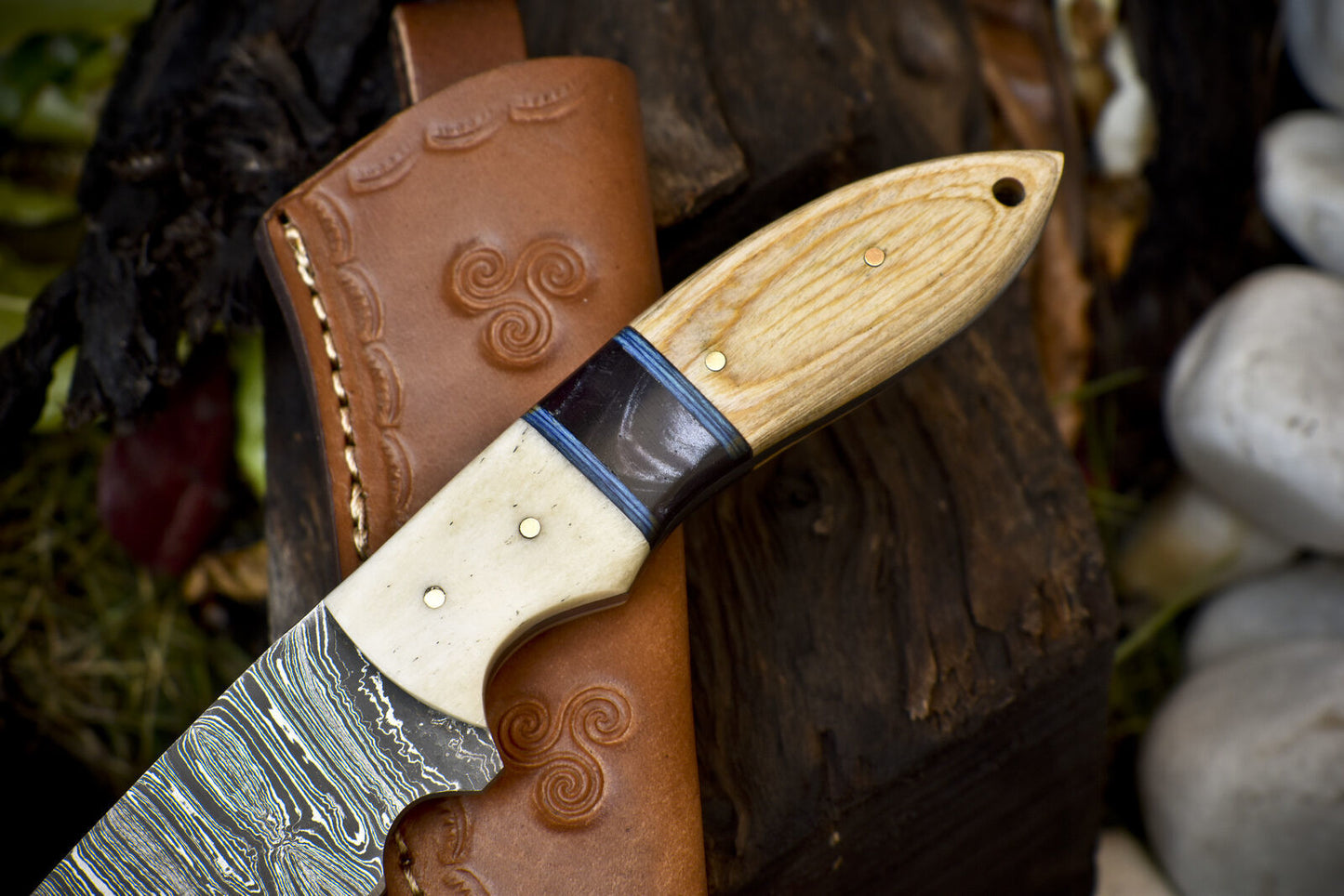 Forged Skinner Knife Twist Damascus Mixed Material Survival