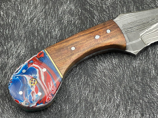 8" Handmade Damascus Steel Skinning Knife – Resin & Hardwood Handle w/ Leather Sheath