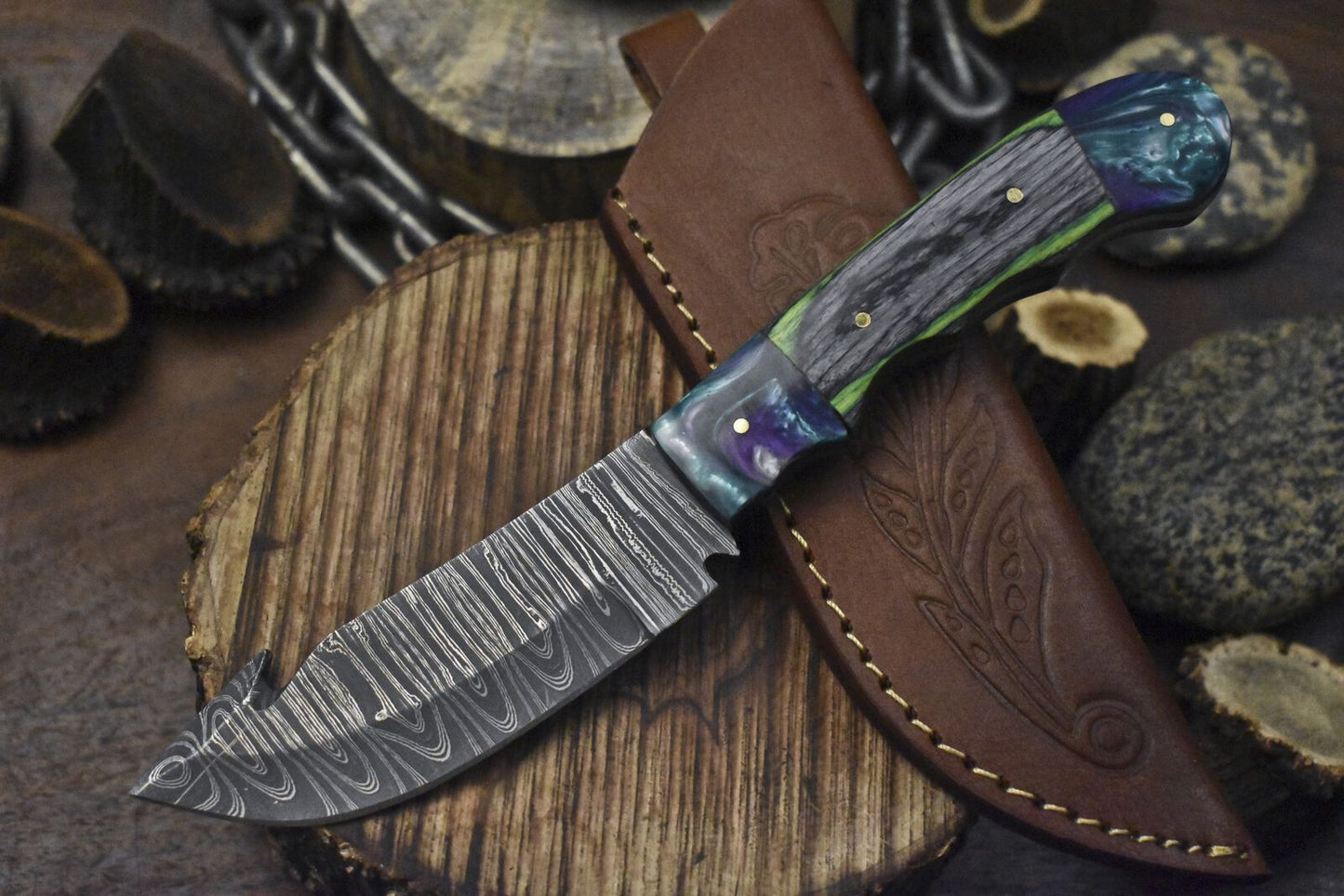 Hand Forged Damascus Skinner Knife Twist Pattern Hardwood Handle Hunting Hiking Blade