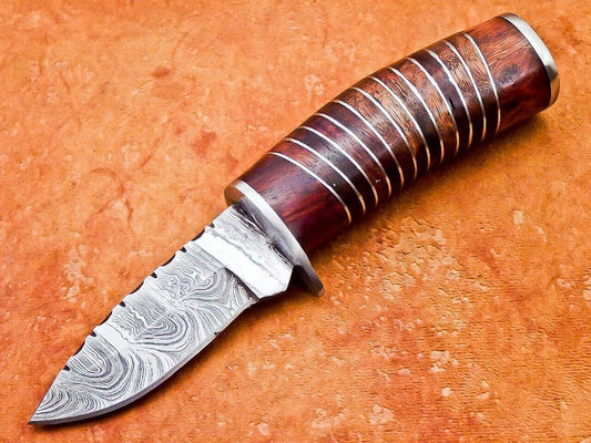 7.5" Handmade Damascus Bowie Knife with Natural Hardwood Handle