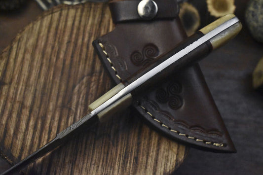 Handmade Twist Damascus Skinner Knife Walnut Wood Outdoor Hunting Closeout