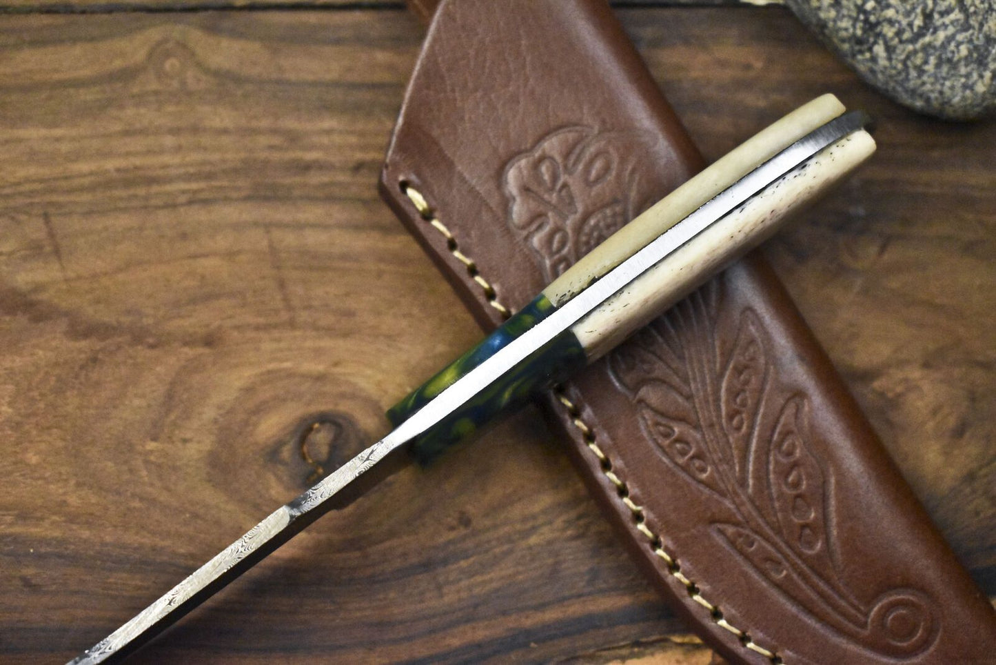 Twist Damascus Skinner Knife with Gut Hook and Bone Handle – Custom Handmade Hunting Knife