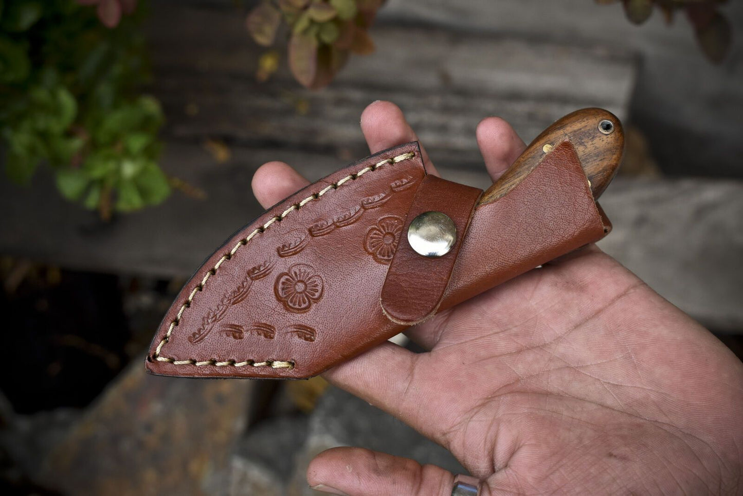 Forged Twist Damascus Skinner Knife with Walnut Wood Handle – Compact Outdoor Veteran Gift