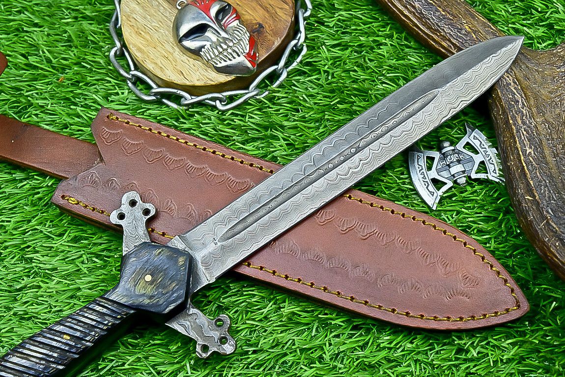Hand-Forged Damascus Steel Short Sword Bowie Knife – Wood Handle & Leather Sheath