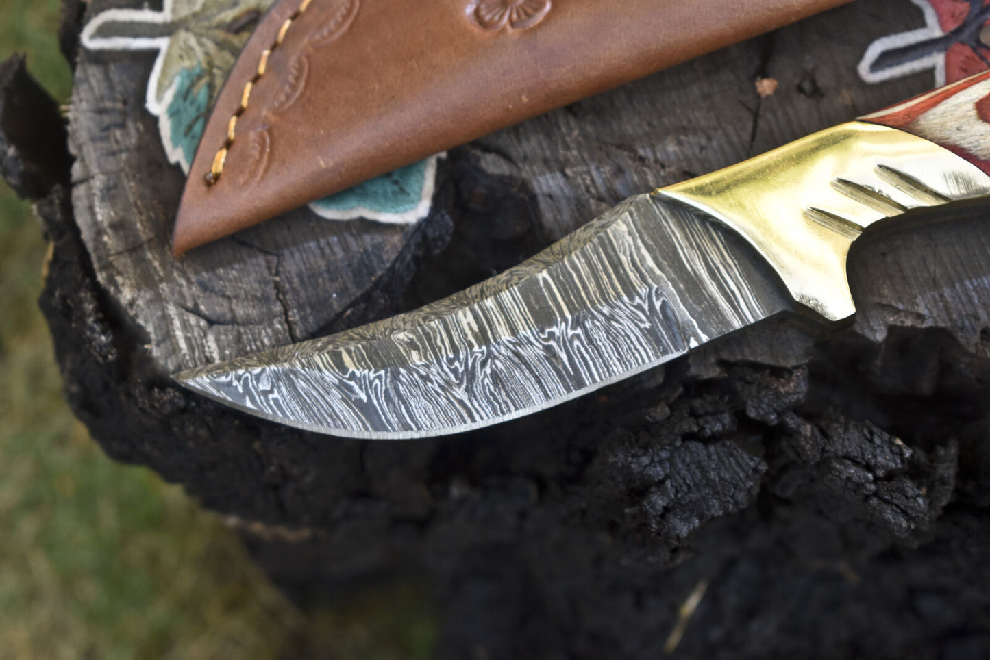 8" Twist Damascus Skinner Knife with Hardwood Handle and Brass Guard