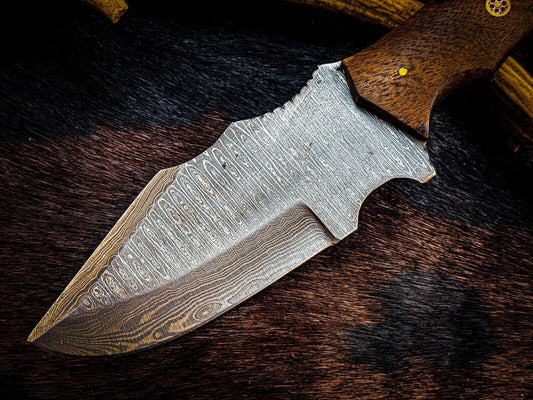 Custom Handmade Damascus Steel Skinner Knife with D2 Blade and Wood Handle
