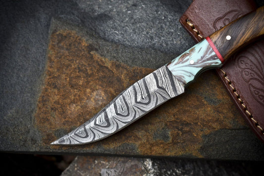 Twist Damascus Skinner Knife with Walnut Wood Handle Custom Handmade Hunting Blade