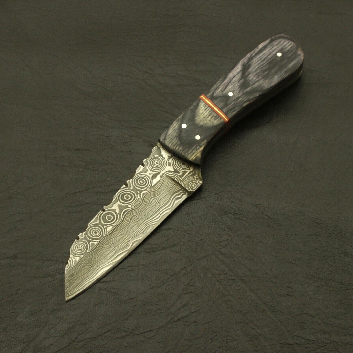 Twist Pattern Damascus Steel Skinner Hunting Knife – Engraved Pakka Wood Handle with Leather Sheath