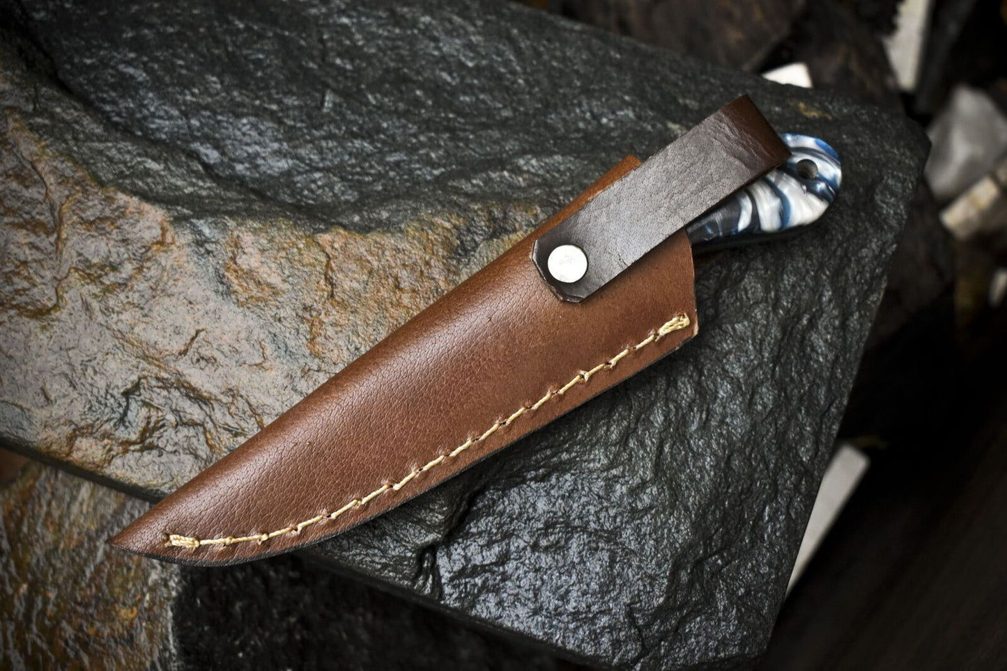 Rare Twist Damascus Skinner Knife with Micarta Handle – Custom Handmade Hunting Blade for Sportsmen