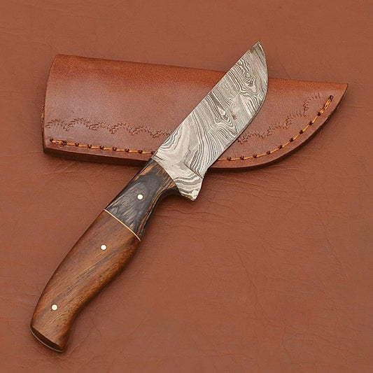 Handmade Damascus Skinner Knife with Wood Handle for Camping and Hunting