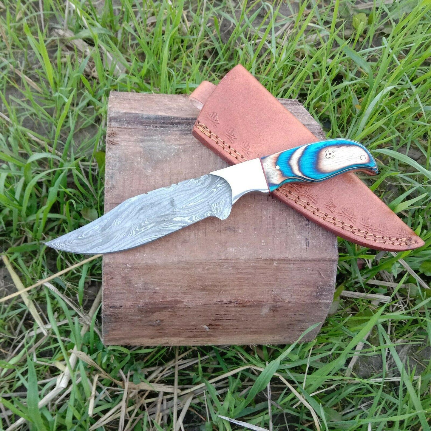 10" Custom Handmade Damascus Steel Bowie Knife with Twist Pattern & Wood Handle