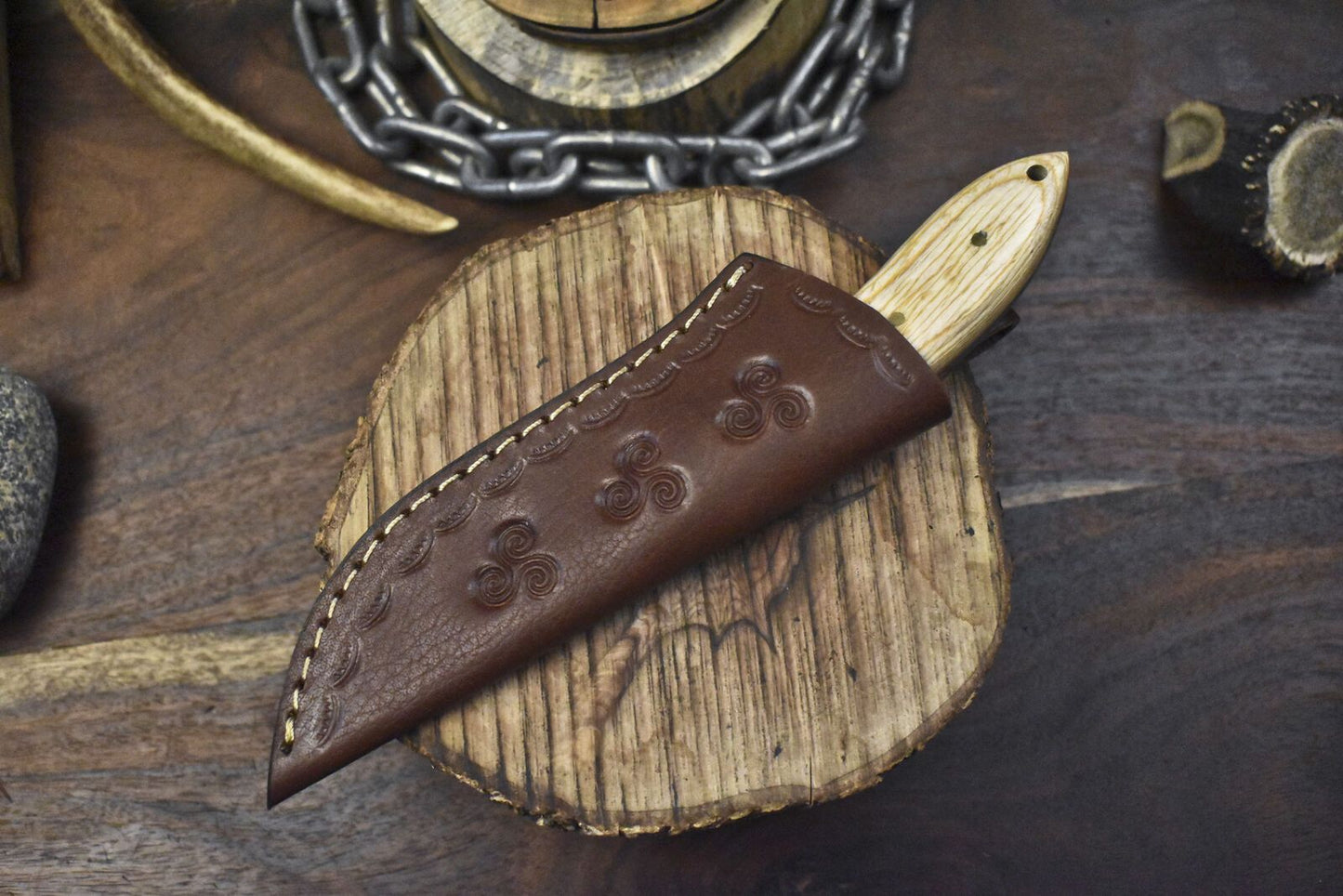 Twist Damascus Skinner Knife with Hard Wood Handle – Handmade Hunting Gift Knife