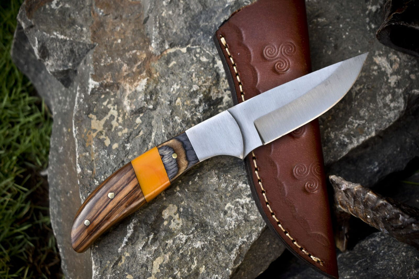 8" Handmade Skinner Knife | AUS-8 Steel Blade | Mixed Material Handle with Steel Bolster