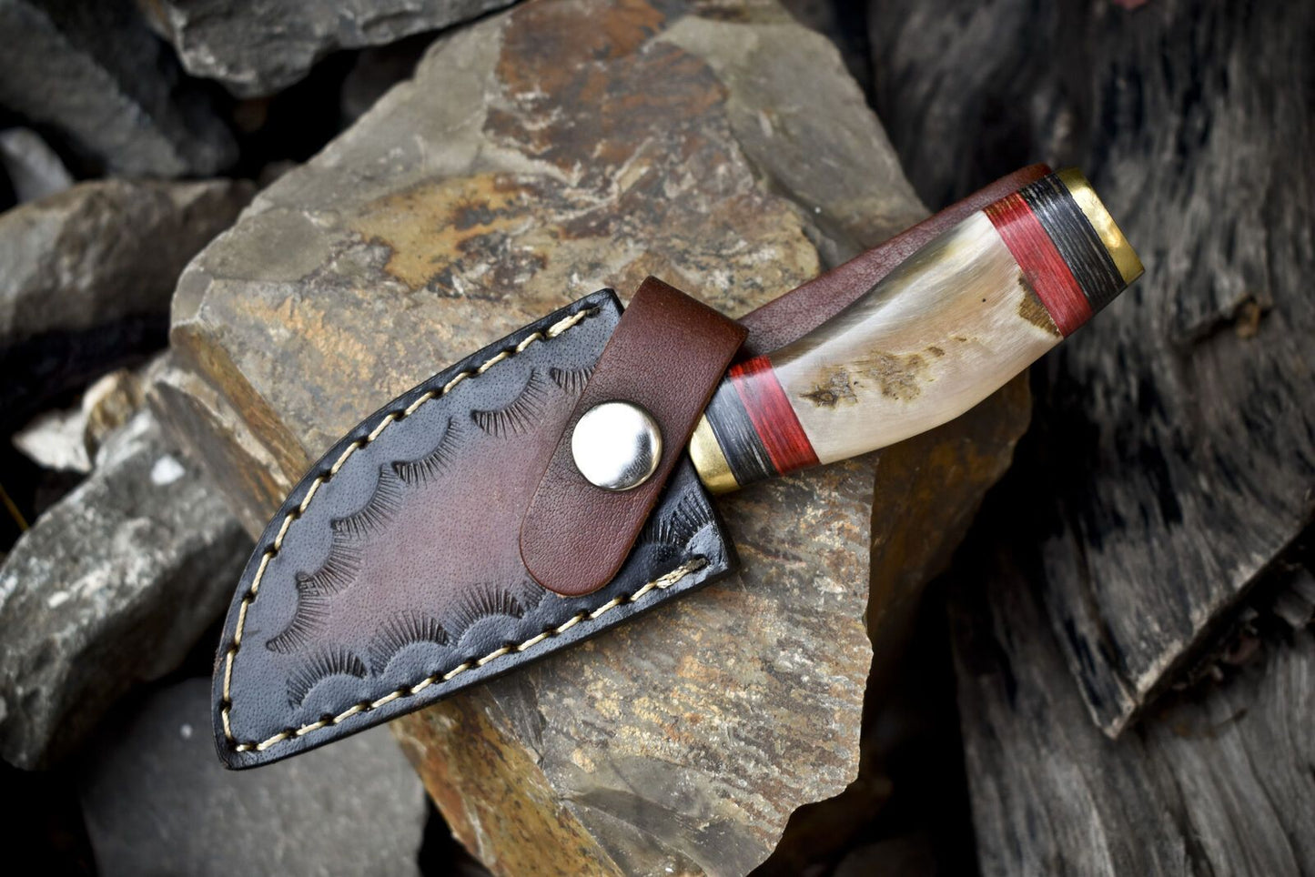 Twist Damascus Skinner Knife with Ram's Horn Handle | Hand Forged Hiking & Hunting Knife