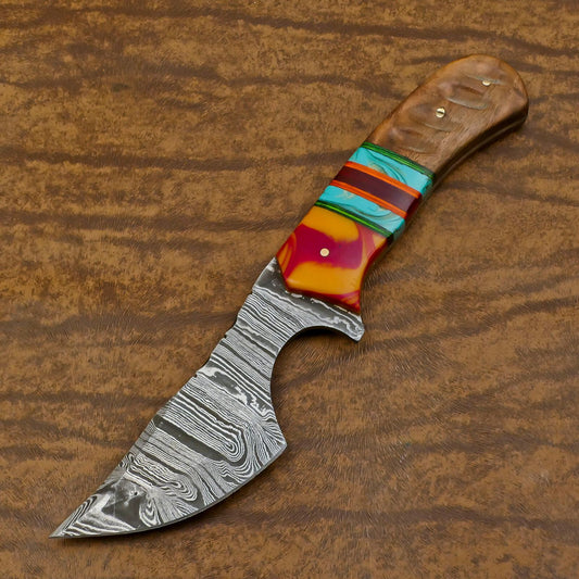 Damascus Skinner Knife with Resin Wood Handle for EDC and Hunting